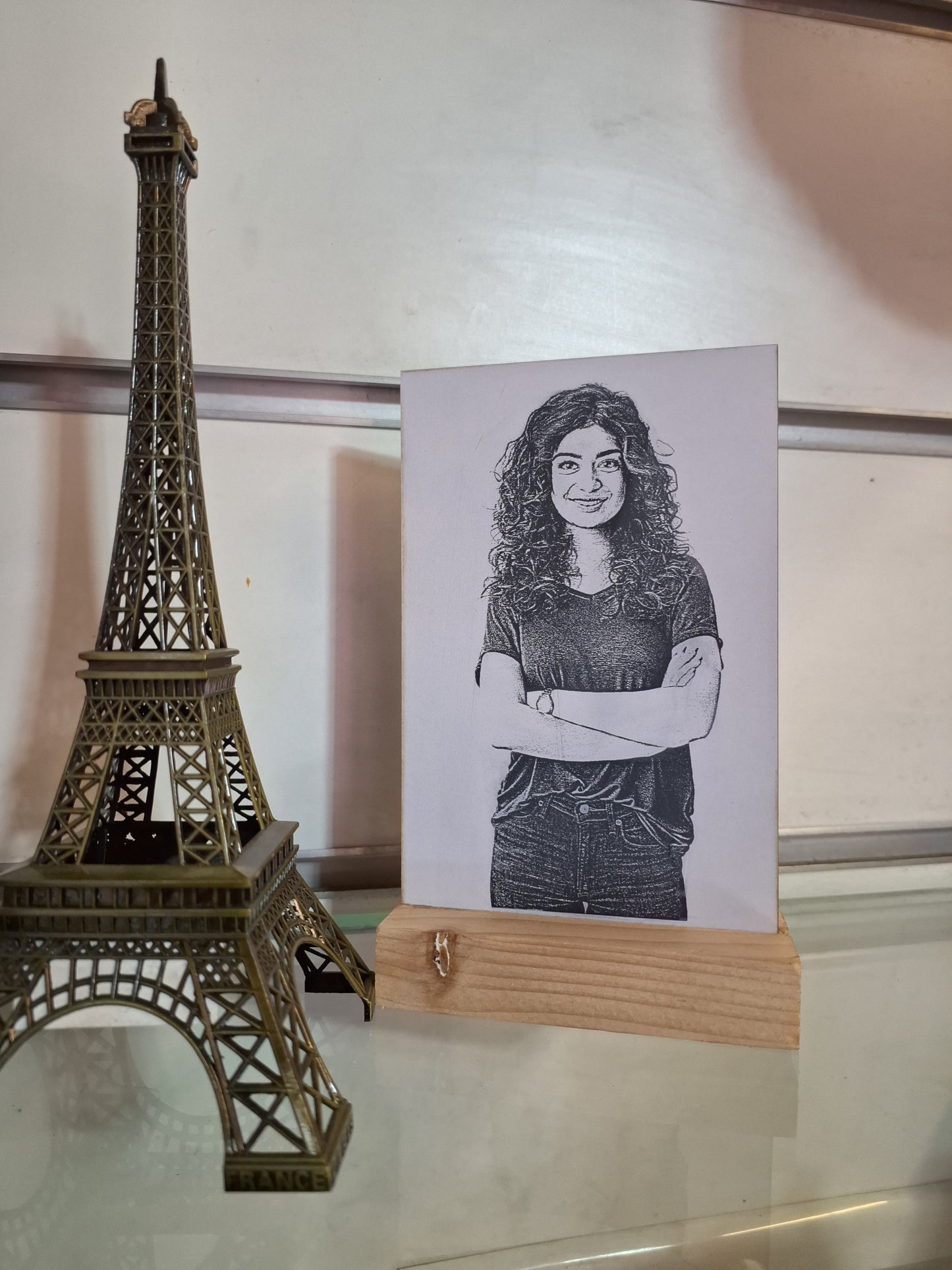 Sketch Frame with Wooden Base - Zayoons Creativez